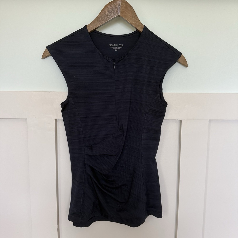 Athleta Pacifica Rash Guard XS Navy Blue Ruched 1/2 Zip Back Pocket Lightweight